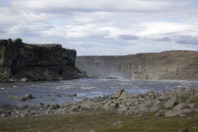 2011-07-03_15-52-03 island.jpg - Wanderung oberhalb des Dettifoss